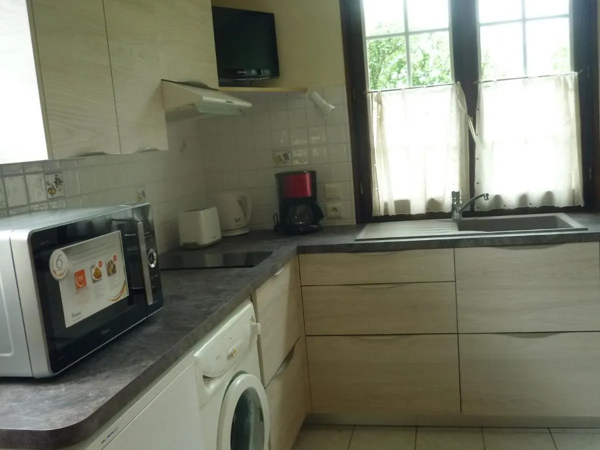 Les Petunias Apartment Vic-sur-Cere 0*,  France